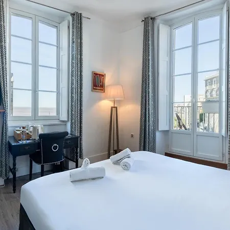 Hotel Restaurant de l'Océan - Coeur de ville, proche Grande Plage et Port Vieux-2